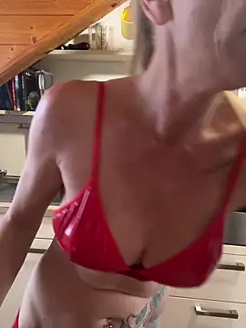 LucyLingerie78's sex show image