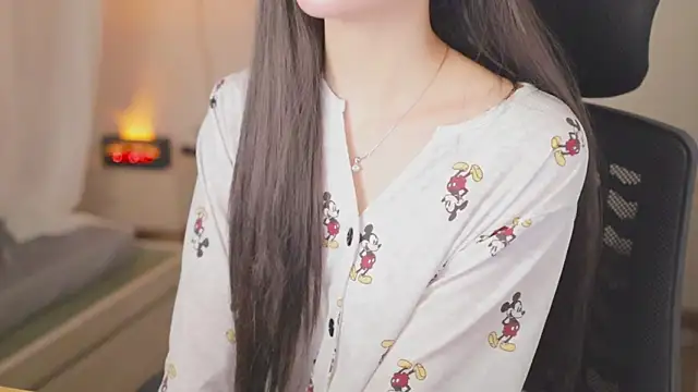 SpiderIily's sex show image