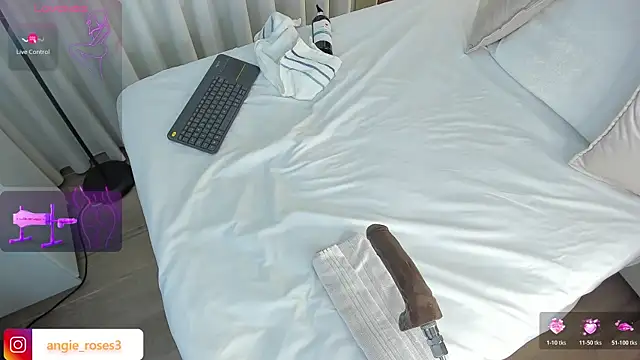 angiee_roses's sex show image