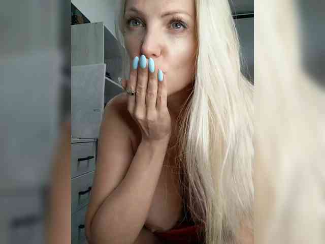 Sexshow-Bild von MonnaSky Sexshow-Bild von MonnaSky