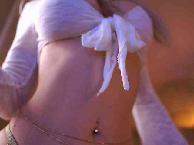 Изображение секс-шоу модели MaddieBryggs