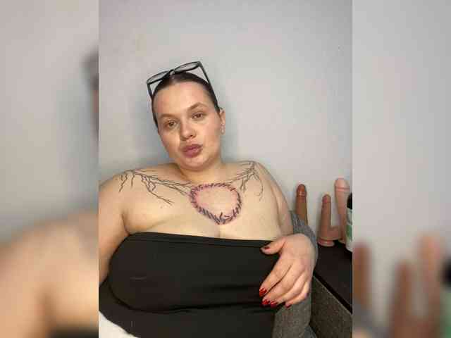 Divana-1's sex show image