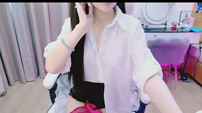 _Aria_Moonie's sex show image