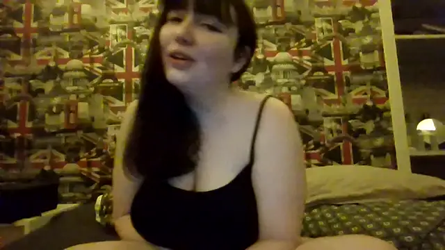 Lynylou's sex show image