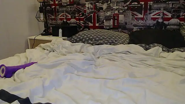 Lynylou's sex show image