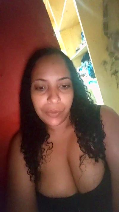 laryynife1's sex show image