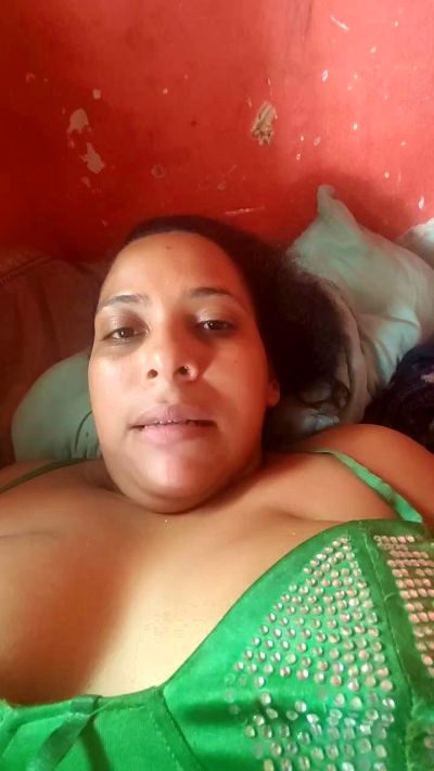 laryynife1's sex show image