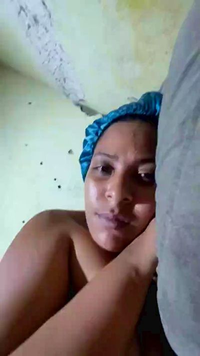 laryynife1's sex show image