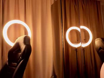 _just_a_simple_girl's sex show image