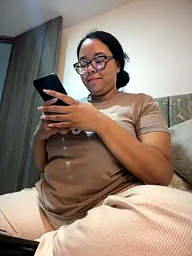 XMara's sex show image