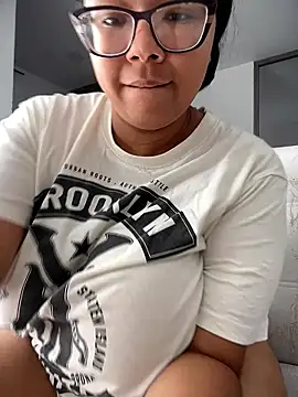 XMara's sex show image