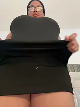 XMara's sex show image