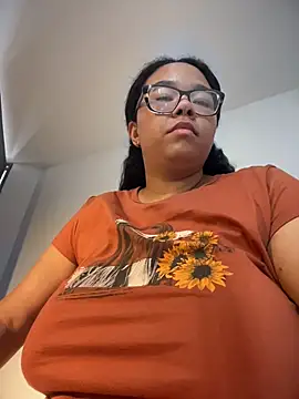 XMara's sex show image