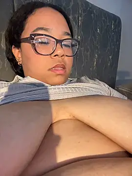 XMara's sex show image