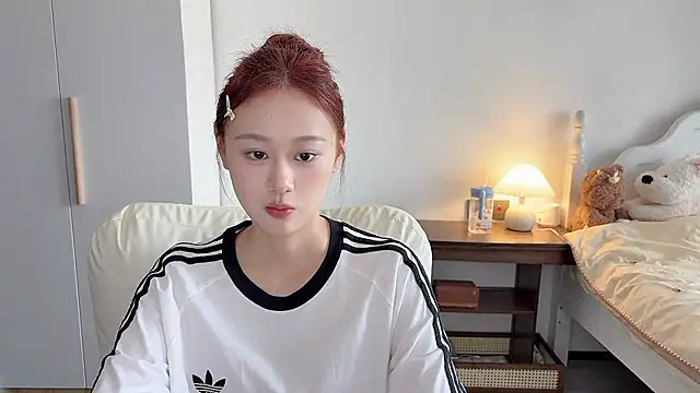 Hu-uzzzZ's sex show image