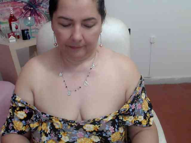 Изображение секс-шоу модели leonela Изображение секс-шоу модели leonela