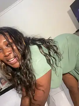 Изображение секс-шоу модели Cardiebae89