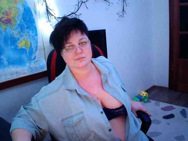 Изображение секс-шоу модели -alenyshka- Изображение секс-шоу модели -alenyshka-