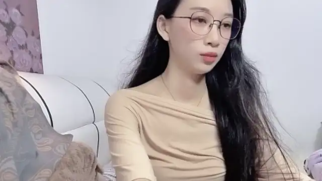 Lili-2's sex show image