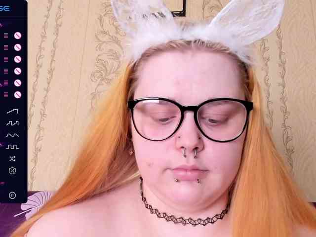 CrowDiamond's sex show image