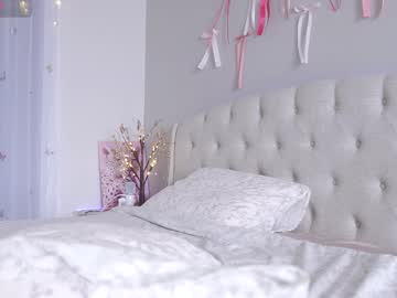 liavee's sex show image