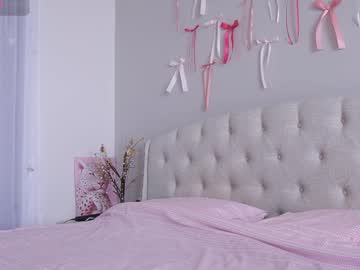 liavee's sex show image