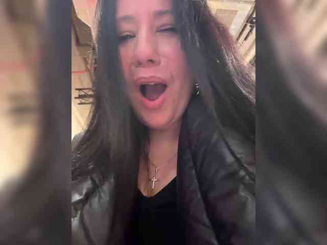 -Wild-Cat-'s sex show image