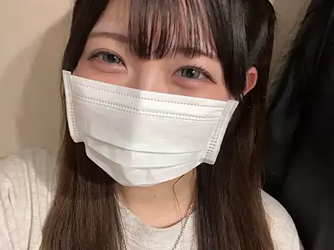 y-u-r-a-33's sex show image