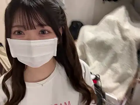 y-u-r-a-33's sex show image