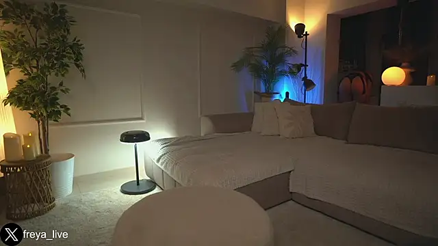 freyacherie's sex show image