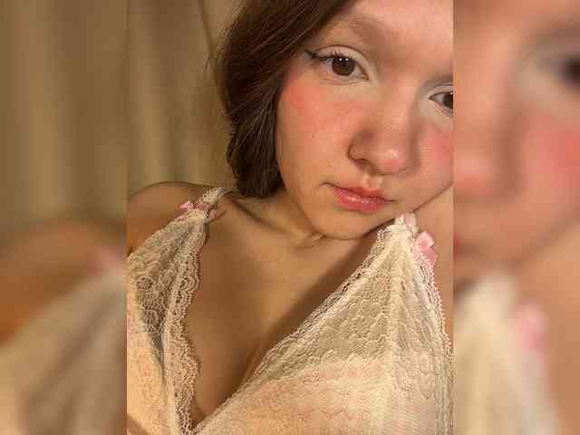 Cute-Lolly's sex show image