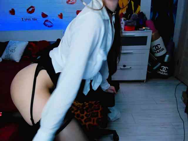 BaddNikky's sex show image