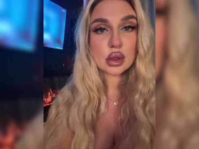 Изображение секс-шоу модели Kotofeyka1 Изображение секс-шоу модели Kotofeyka1