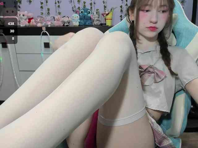 Mikka-Mi's sex show image