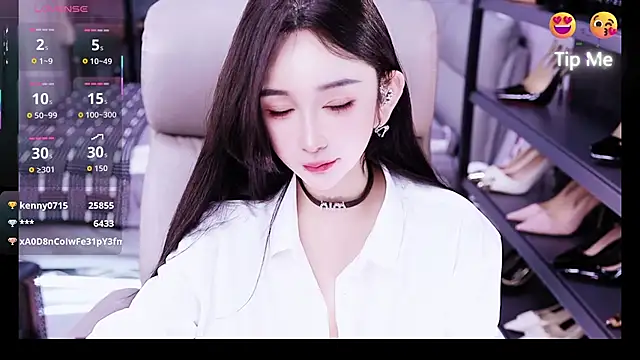 Изображение секс-шоу модели Liora- Изображение секс-шоу модели Liora-