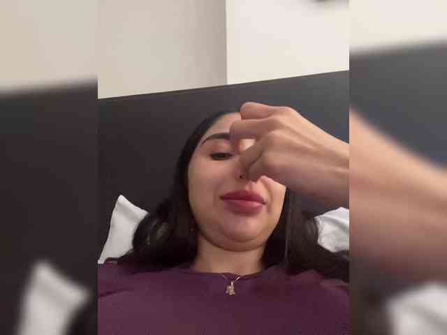 Изображение секс-шоу модели SallyeLeins