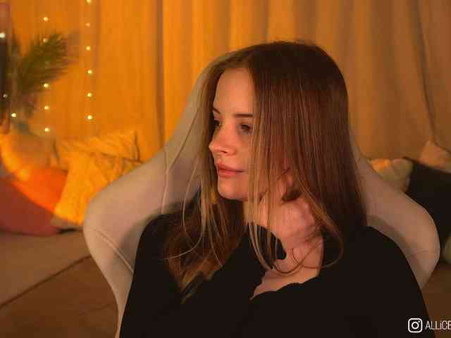 Изображение секс-шоу модели 1-Babyfox Изображение секс-шоу модели 1-Babyfox