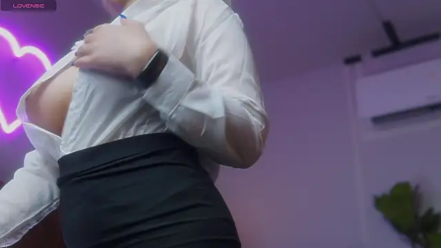 laybunny1's sex show image