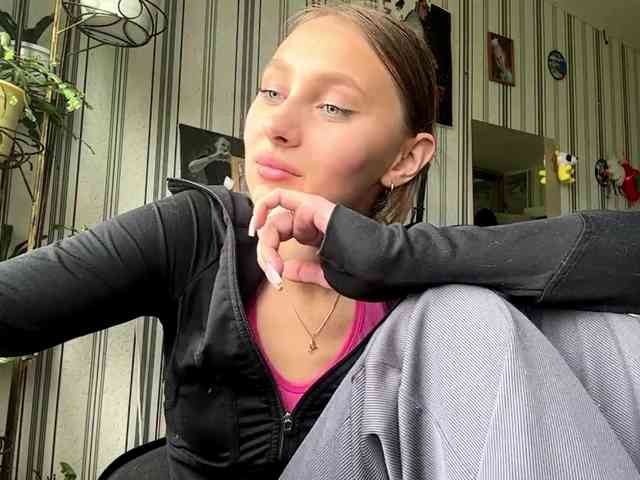 Sexshow-Bild von enchanty-shawty Sexshow-Bild von enchanty-shawty