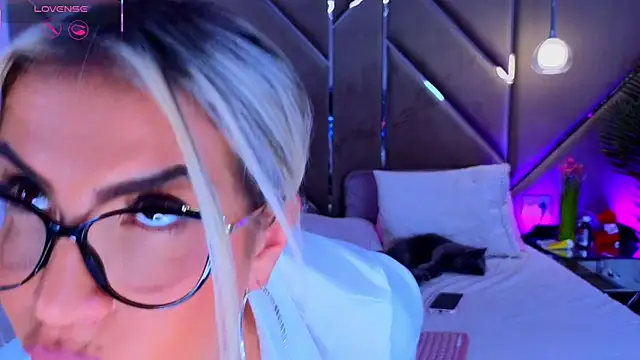 Изображение секс-шоу модели Lellie__