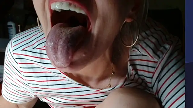 KathleenEdwards's sex show image KathleenEdwards's sex show image