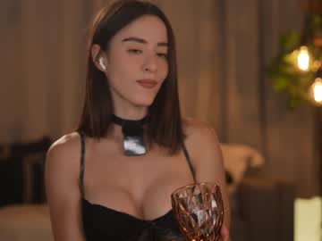 emyii's sex show image