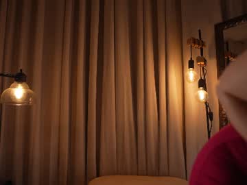 emyii's sex show image