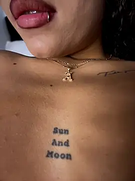 MystiqueXXX's sex show image