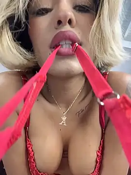 MystiqueXXX's sex show image