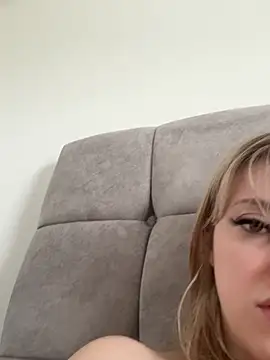 LustfulLuna_'s sex show image