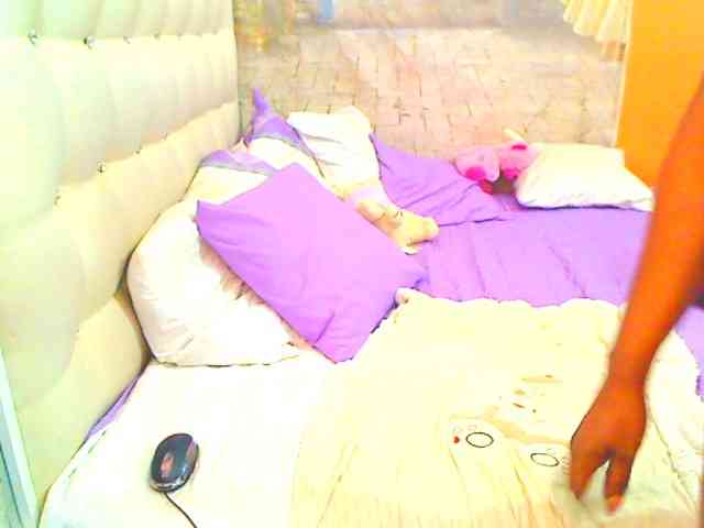 HOTLILLIE's sex show image