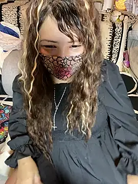 Изображение секс-шоу модели xoxLILxMELOxox
