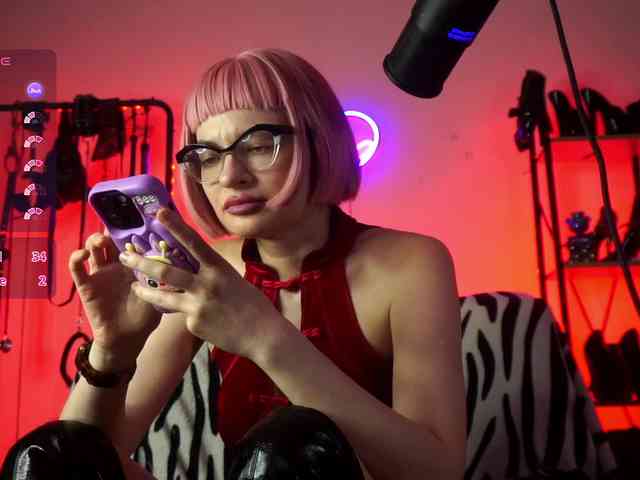 Изображение секс-шоу модели CyberGoddess