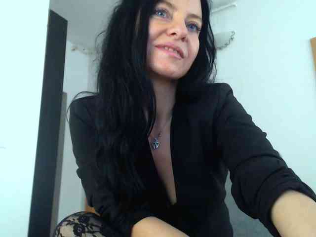 blueyesbaby's sex show image